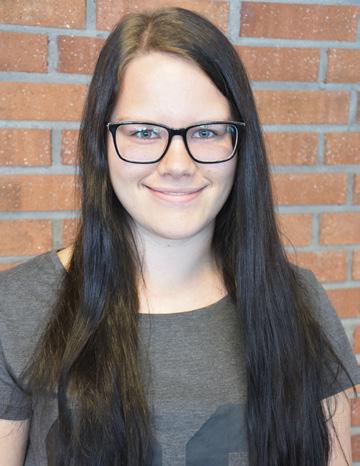 Utbildningen ska utveckla dina kunskaper om och färdigheter i vård, omvårdnad och omsorg samt ge kunskaper om hälsa, ohälsa och funktionsnedsättning.