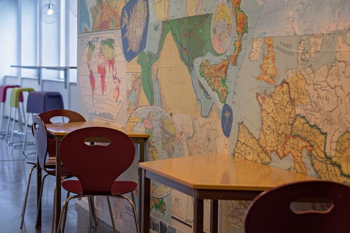 hjalmar.nu Hej och välkommen till oss! Väljer du vår skola blir du en av drygt 00 flickor och pojkar på något av skolans program under läsåret 2018/2019.