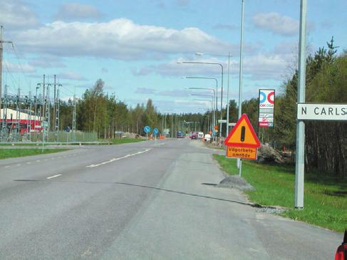På delen mellan Tomteboveägen och cirkulationsplatsen (med anslutningen till den nya