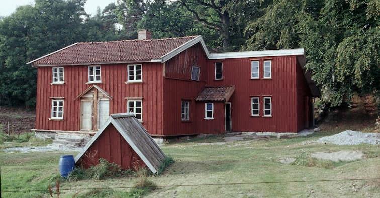 3. UTFALL Utförda arbeten, byggnadsdel för byggnadsdel Huvudbyggnaden efter utförda åtgärder, förstukvisten har dock ej kommit på plats.