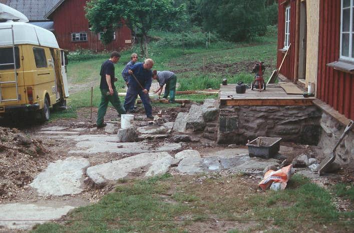 Hantverkare Olle Larsson tilldelades Svenska föreningen för byggnadsvårds diplom.