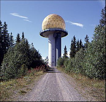 Radaranläggningen bestod av ett runt betongtorn i vilket radarutrustningen var installerad. I toppen av tornet satt radarantennen skyddad av en radom.