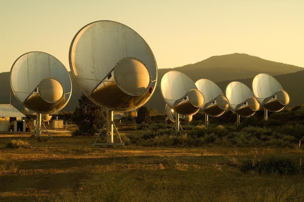 SETIs historia X: Allen Telescope Array Byggs vid Hat Creek utanför San Francisco Tänkt att innefatta 350 antenner, men har i nuläget bara 42 Tänkt att söka av en miljon stjärnor inom 1000 ljusårs