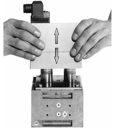 OPERATION AND ASSEMBLY INSTRUCTIONS BRUKS- OCH MONTERINGSANVISNING 7. DMV-DLE Snabbslaginställning V start Fabriksinställning DMV-DLE: Snabbslag ej inställd 1.