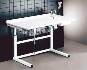 Skötbordet finns både som fristående och som väggmonterat. Väggmodellen utan tvättbänk är uppfällbar. Skötbordet levereras med madrass (röd, vit eller blå).