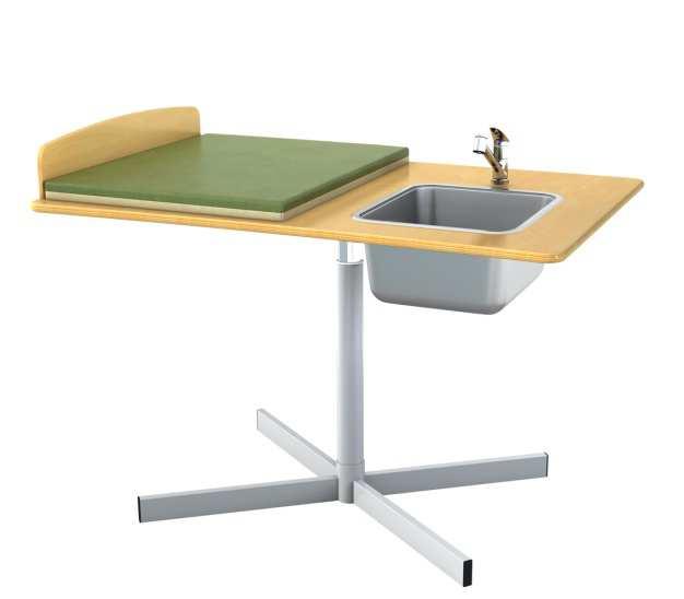 Höjden kan varieras mellan 75 cm och 105 cm. Skötbordet levereras med madrass och höga kanter. Stege och korgar finns som tillbehör.