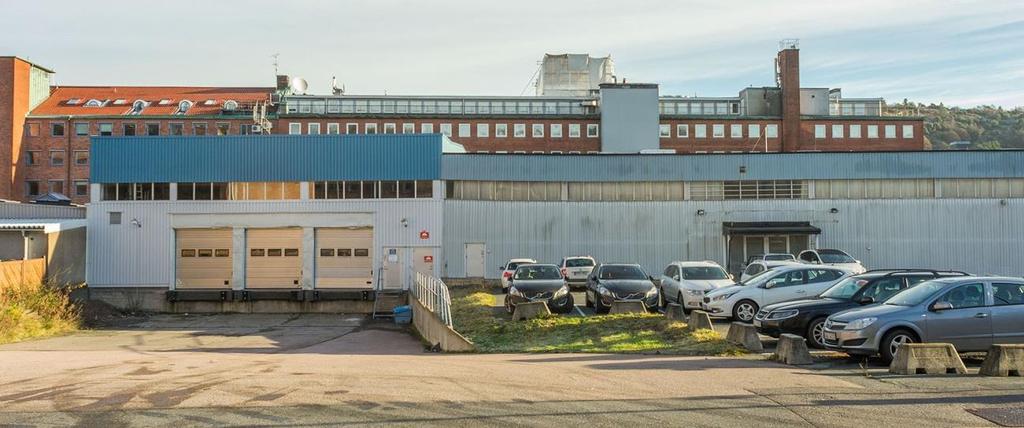 Sektion genom planområdet med Ebbe Lieberathsgatan till vänster och befintlig kontorsbyggnad och Mölndalsvägen till höger.