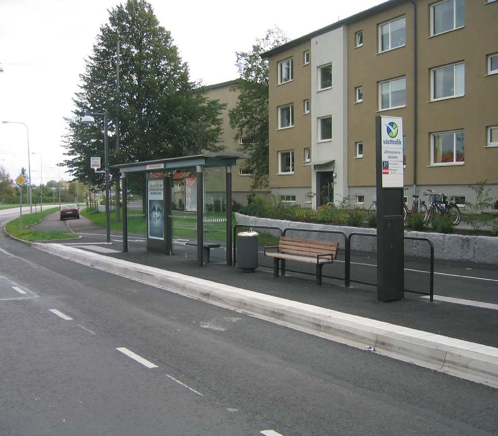 JÄTTESTENSSKOLAN Foto: Kerstin Ström Anpassning av busshållplatserna Svartedalsgatan och Jättestensskolan som trafikeras av linje 31 utfördes i samband med