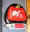 Defibrillator Det finns defibrillatorer på Campus Solna som kan användas för att ge elstötar (defibrillering) vid hjärtstillestånd.