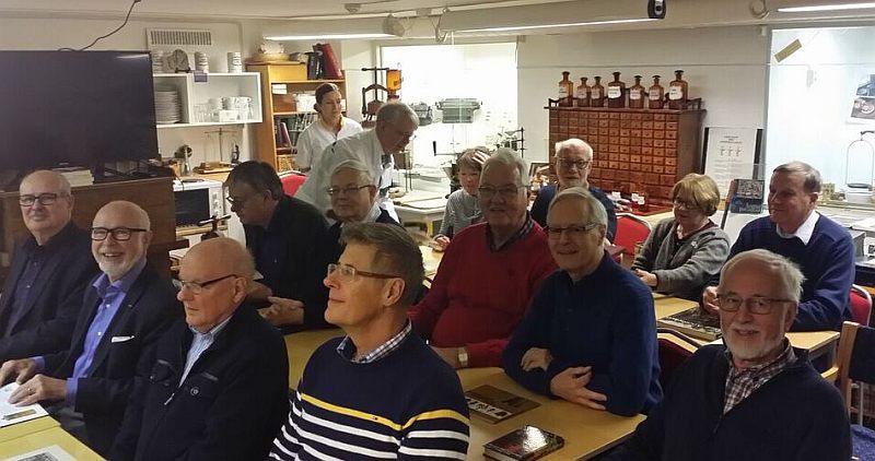 I apotekets källarvåning finns ett synnerligen intressant apoteksmuseum, som förevisades av den entusiastiska apotekaren Bengt Mattila.