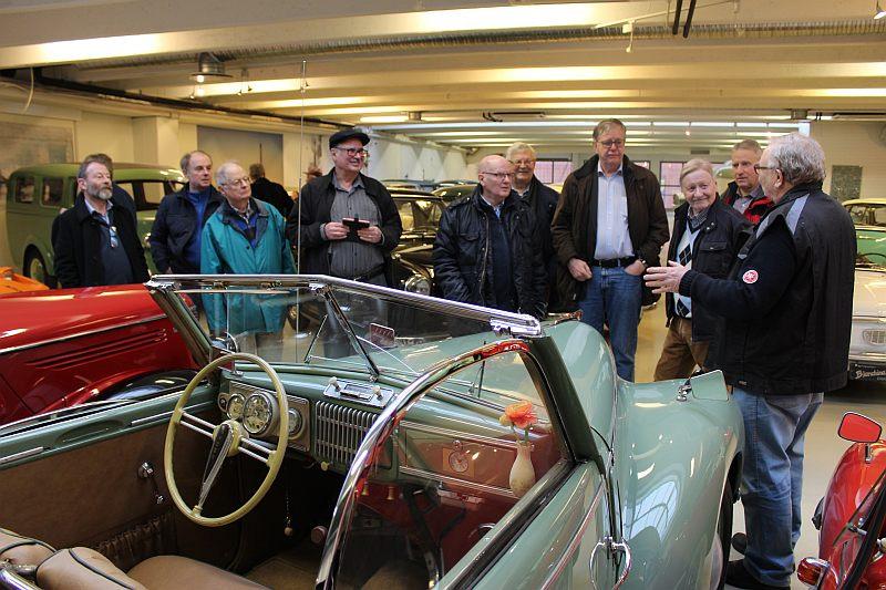 Januari 2016 NylandiaNytt 11 ODD BOYS - BORIS KORENEFFS VETERANBILSAMLING 15 mycket bilintresserade bröder besökte den 27 januari Boris Koreneffs veteranbilsamling i Kånala, Helsingfors.