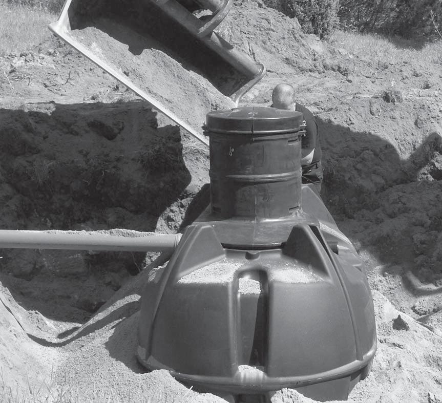 Uponor infiltrationsmodulsystem Det finns ett antal olika standard systemlösningar på Uponors infiltrationsmodulanläggningar med självfall: Integrerade pumpsystem i slamavskiljare för infiltrations-