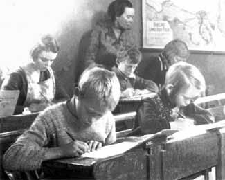 i lotsbarnskola.