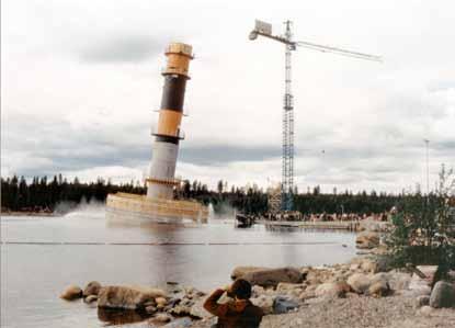 Töre Åren 1966-72 byggde Sjöfartsverket 11 kassunfyrar på fyrfabriken i Töre. Flera av kassunerna försågs med ett ståltorn på vars överdel man placerade en fyrlanternin.
