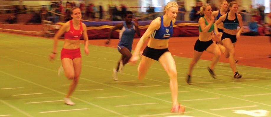 ensamma på träningen hemma i arlskrona. ålmedvetet satsades mot den nya säsongen. Stephanie valde Örebro Indoor Games för säsongsdebuten.