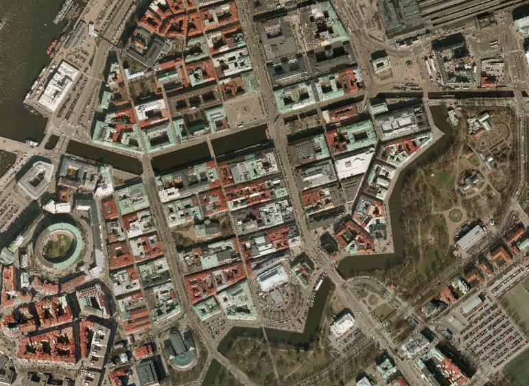 Bilder tagna 2015 har en upplösning på 0,06 cm, 2010/11 är tagna före lövsprickning med upplösning på 8 cm.