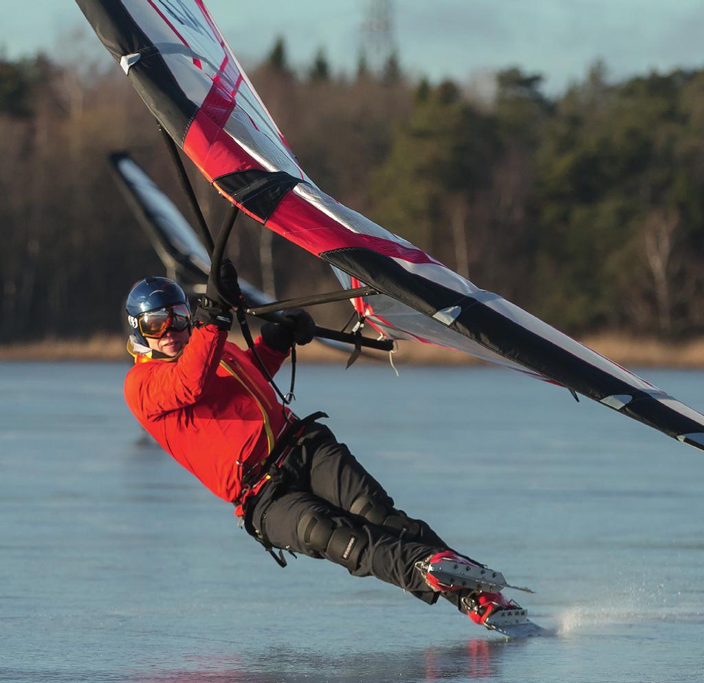 Svenska Isseglarförbundet Issegling Framsida med logotyp och bild + lämplig text DN-isjakt Kitewing Is-
