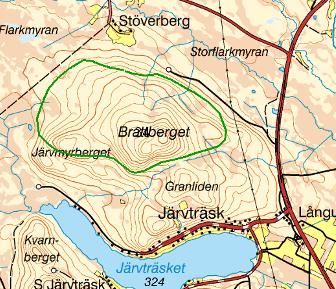 34. Brattberget Typ av mark i området Årsmedelvind Områdets storlek Möjlig elproduktion/år Riksintressen Övriga förutsättningar Störningar Bedömning Kommunens beslut Området utgörs av ett höglänt