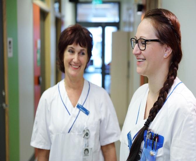 I mötet med patienten är det vårdpersonalen som har ansvar för att skapa förutsättningar och ta initiativ till samtal där patientens berättelse ges utrymme.
