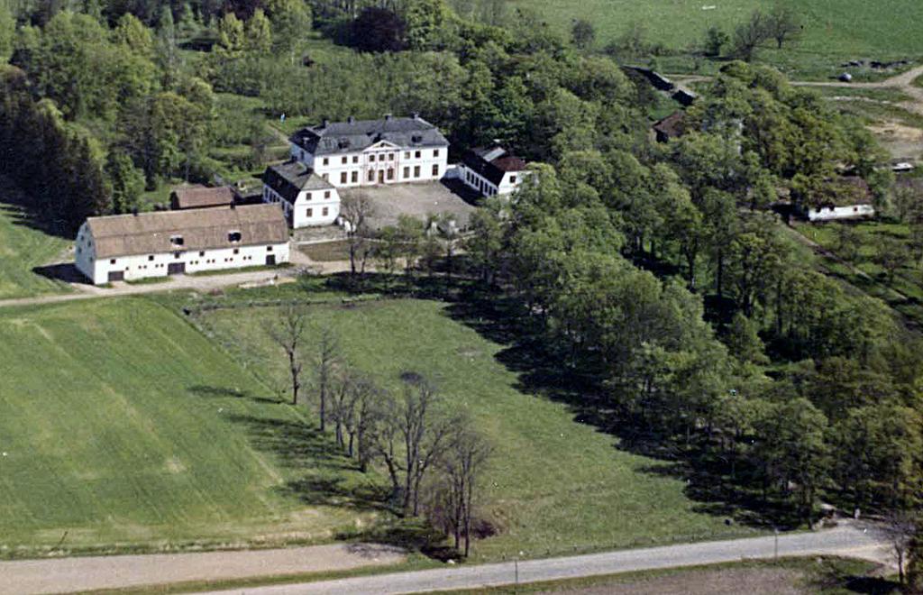 3 Stora Ek Den gård som idag är känd under namnet Stora Ek kan följas tillbaka till mitten av 1400-talet.