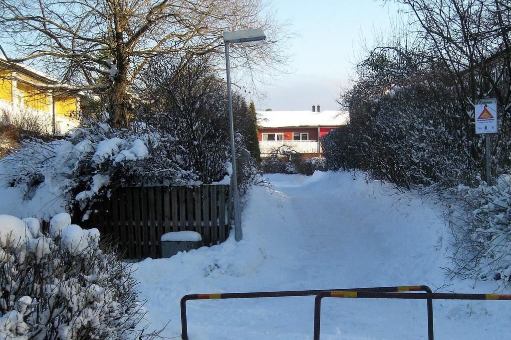 Såningsbladet Informationsblad för Såningsvägens första samfällighetsförening Plusgiro 86 51 91-1 www.saningsvagen.se saningsvagenudda@gmail.com.
