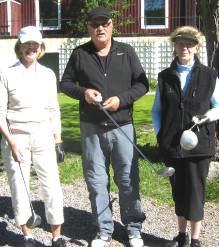 Jag hade en bra förebild i min medspelare Bengt Andersson, förklarade Sven-Arne sedan tävlingsledaren Hans Thors delat ut mästerskapstecken och priser till de främsta i tävlingen, som lockade totalt