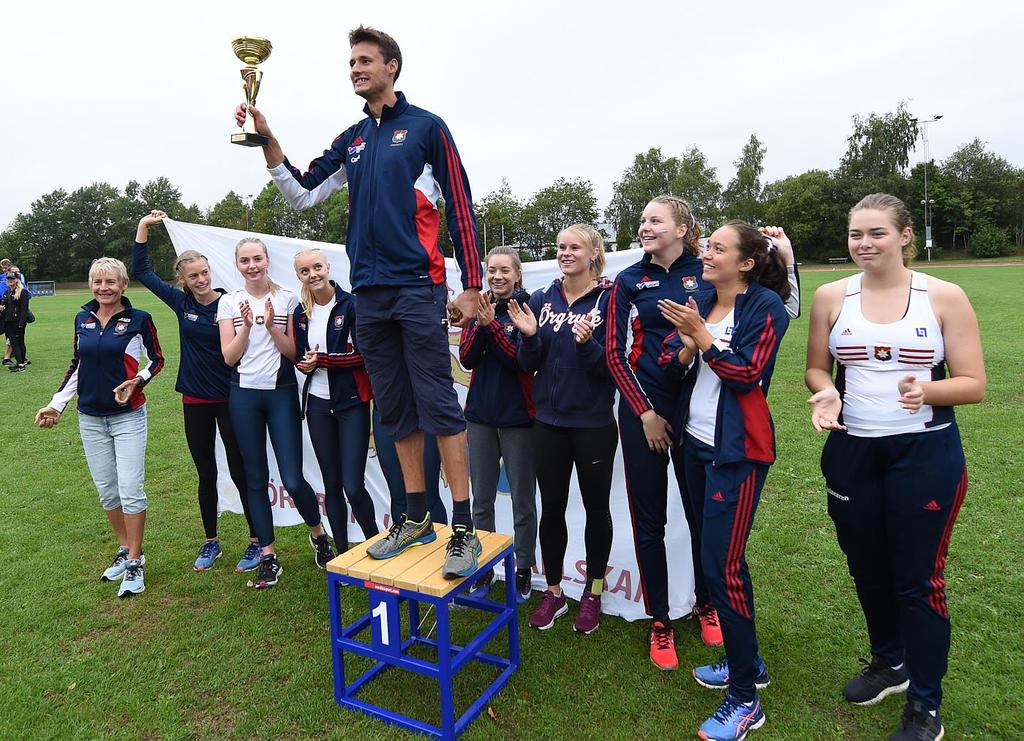 SM/JSM/USM i terränglöpning i Ekerum, Öland den 28-29 oktober 8 km M 26. Chris Gray 26.53 8 km M 41. Andreas Åkesson 13.14 8 km M 51. Jonas Gustafsson 13.53 8 km M 52. Erik Barr Zeilon 14.