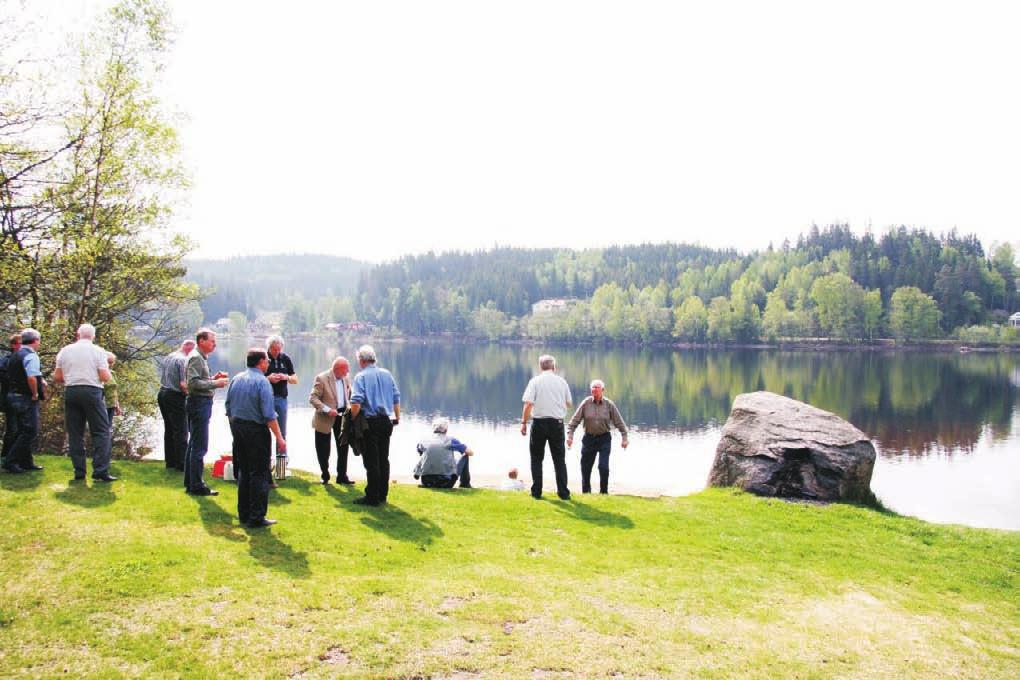 Förhållandena vid Västra Ingsjön studeras vid en studieresa i vattensystemet. Foto: Anders Gustafsson. Varför involvera förbundet?