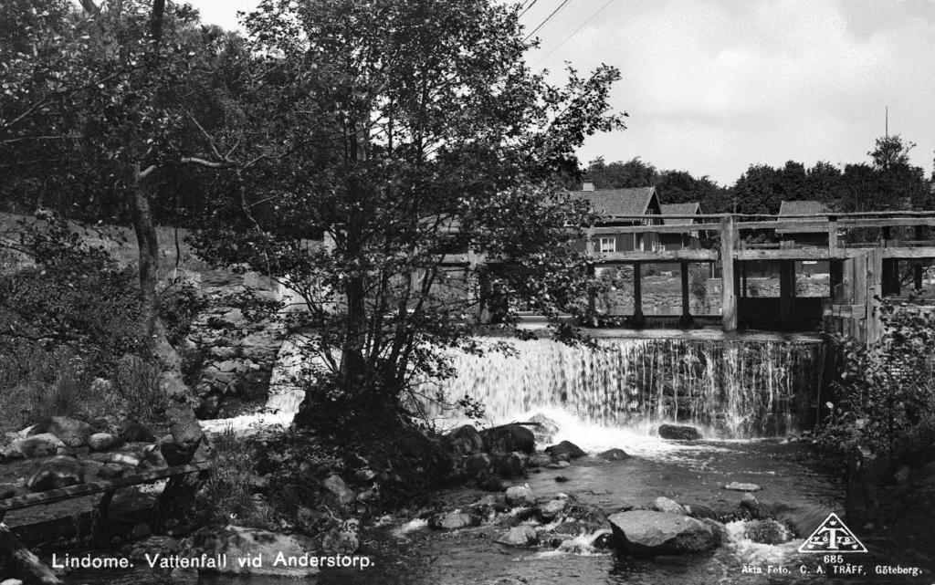 Vattenfall vid Anderstorp, Lindome. Foto: C.A. Träff. Mölndals Stadsmuseum. just så da na ar be ten.