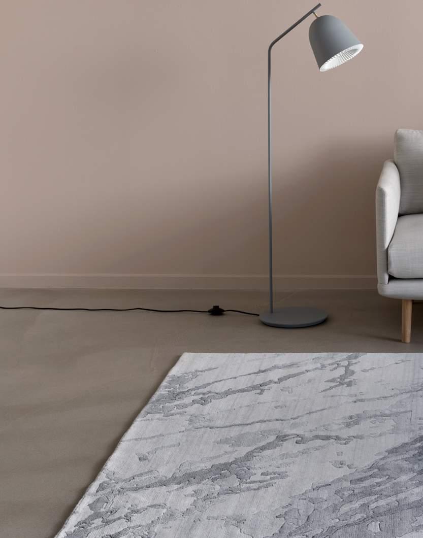 Temptation, 8098-250 x 300 cm I den här nya designkollektionen från Rezas Oriental & Modern Rugs känner man tydligt igen de blida skandinaviska färgerna i flera olika nyanser.