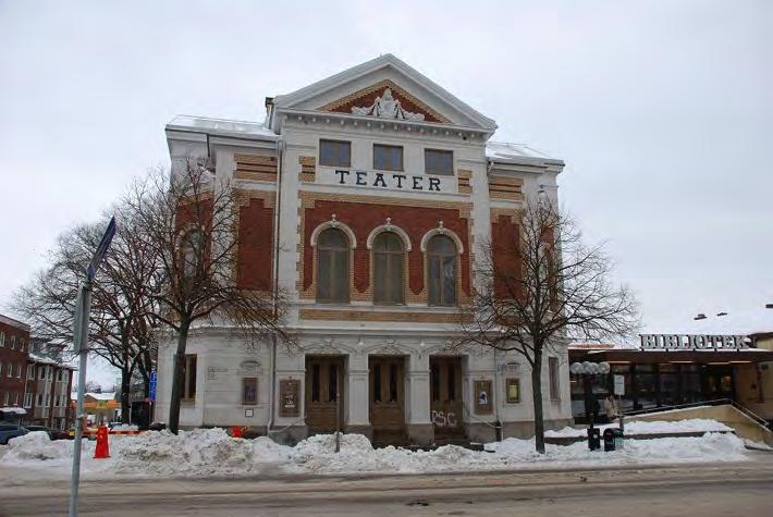 Bild 1 Varberg Teatern 1. Inledning Förr i tiden byggde man en teater för att ta emot lokala och resande teatersällskap.