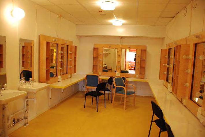 2.11 Eluttagen 16-63A på scenen Bild 6 Tumba Tumbascenen (loge) Eluttagens antal och ström enligt scenernas specifikation, men det får gärna finnas fler.