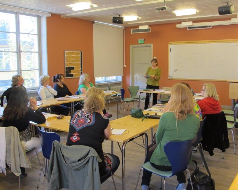 Den snäva tidsrymden ställde förstås krav på att vi kunde anordna parallella cirklar i några kommuner. SV engagerade flera cirkelledare som arbetade samtidigt med projektet. Foto: Gustav Nygren 3.