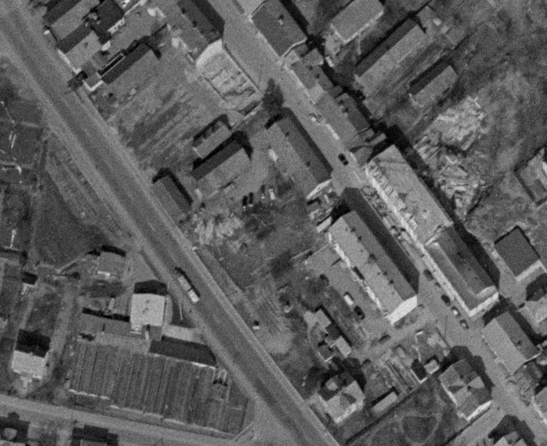 Flygfoto från 1973 över fastigheten Klocktornet 35 (röd