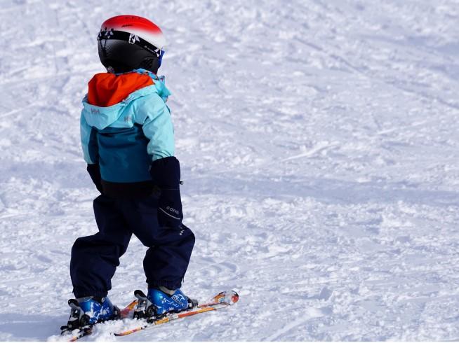 Utrustning att hyra: Längdskidor med skins, långfärdsskridskor, alpina skidor, twintips, snowboard och pulka.