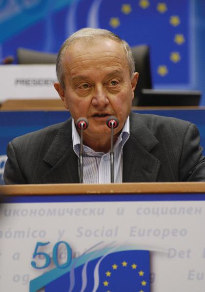 När Mario Sepi valdes till ordförande vid Europeiska ekonomiska och sociala kommitténs plenarsession den 22 oktober 2008 ändrade han traditionen och inledde sin ordförandetid med en nyhet.