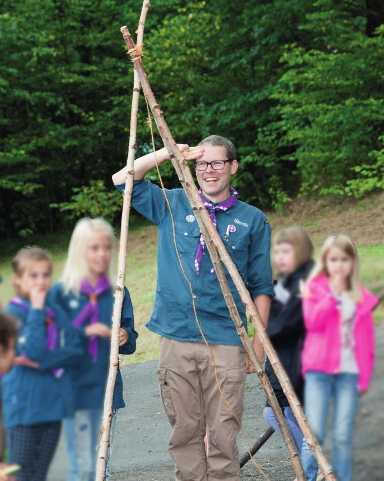 11 5 snabba med kårchef Andreas Jildestedt Hur många ledare och barn är ni på Scouterna? Vi är ca 30 scouter och sex ledare sedan får vi hjälp av en extra vuxen från församlingen varje gång.