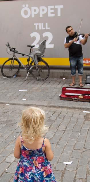 Det faktum att personer med utländsk bakgrund vill alternativt bara har möjlighet att bosätta sig i områden med en redan hög andel invandrare anses vara ett problem.