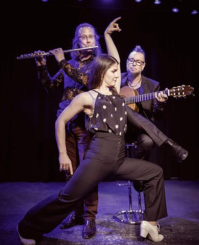 Vinnare av Country-SM 2018 en trio från Sundsvall som spelar nyskrivna låtar i old-time country & western-, bluegrass stil. Entré: 70 kronor inkl kaffe med bröd.