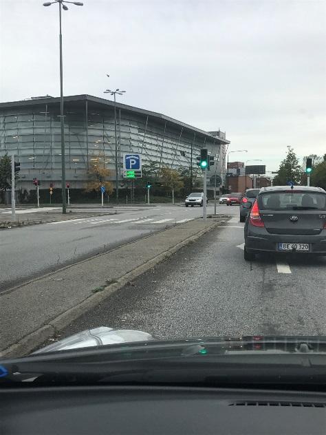 7. Parkeringsvägledning Ett parkeringsledningssystem har som primär uppgift att visa bilister var det finns parkeringsplatser och ofta också hur många lediga platser som finns.