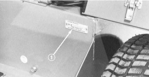 Sida Byta hydraulvätskefiltret.................... 47 Byta ut vätskan i hydraulsystemet............. 48 Byta oljan i bakaxeln.