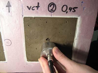 Figur 29 Illustrering av vart ultraljudsmätningarna sker under delprovningarna. Den extra provkroppen 100x50x35 mm 3 plockades upp för att vägas så att vattenupptagningen kan följas.