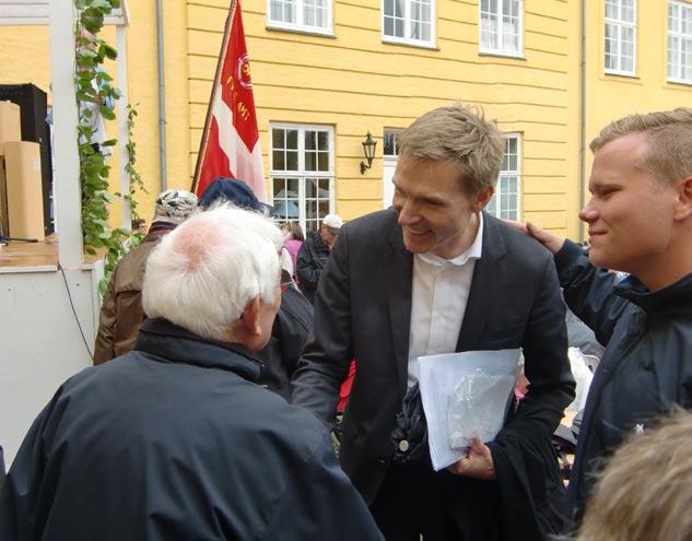 a lyssna på Kris