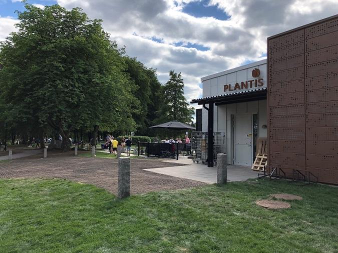 Parkområdet Plantis ligger på historisk mark, hela parken är skyddad av riksantikvarieämbetet som fornlämningsområde eftersom Kyrkerörsgånggrift, Balderstenen och ett antal andra formationer ligger