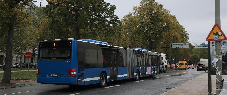 Valhallavägen (korsningen Lidingövägen) Observation 1. Under första observationstillfället var trafiksituationen lugn.