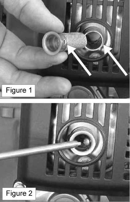 Montering: 1) Sätt in gnistfångaren i avgasröret. Se till att hålen stämmer överens (Figure 1 till höger).