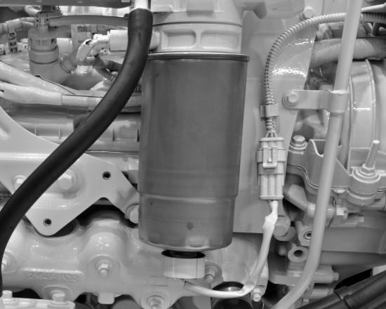 Det motormonterde vttenvskiljnde ränslefiltret är utrustt med en givre för vtten i ränslet +som sk vrn förren när det finns vtten i filtret.