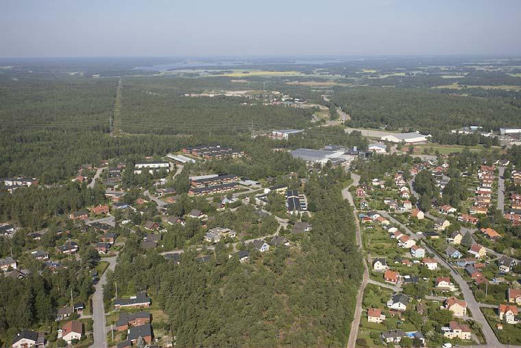 5 STUDERADE ALTERNATIV UA6E Sidoplattformar Korridorgräns tunnel Figur 5.27 Nytt spår byggs i ny enkelspårstunnel under Stadsberget. Vy ca km 50+500 i kvarteren vid Utsiktsvägen.