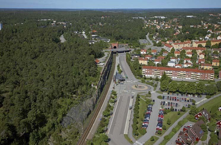 5 STUDERADE ALTERNATIV Långberget Korridorgräns tunnel Plattform Figur 5.18 Vy över stationsområdet, ca km 50+000.