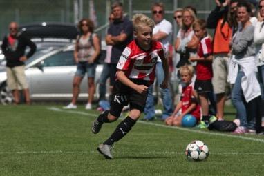 Pojkar/Flickor Halör Cup Föräldrastöd (forts.) Nordens största cup för 10-åringar, nu även för 14 åringar. Äger rum under Kristi Himmelsfärdshelgen.